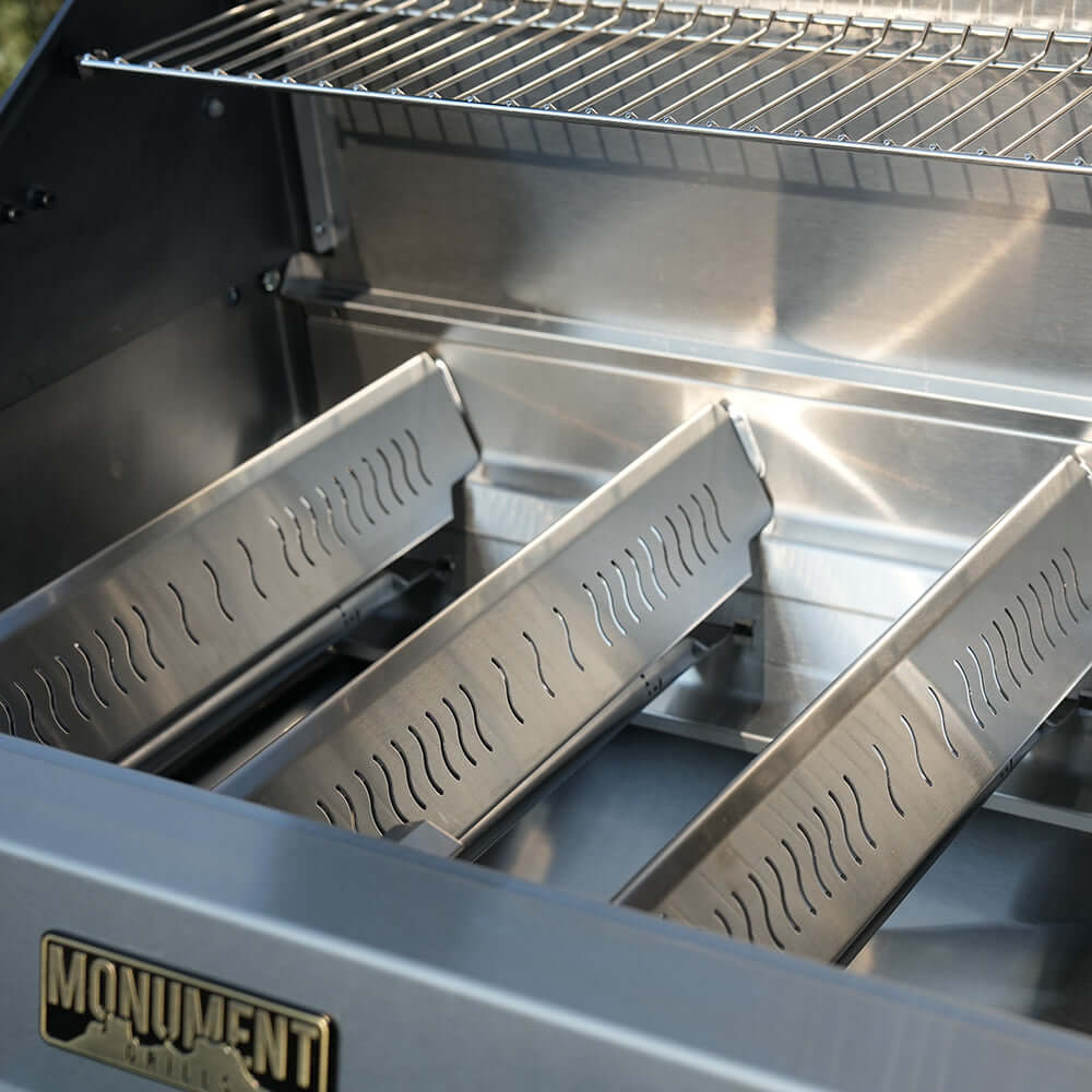 Monument Eminence 405 - Chic Clearview® Smart Stainless Gas Grill - Image 9