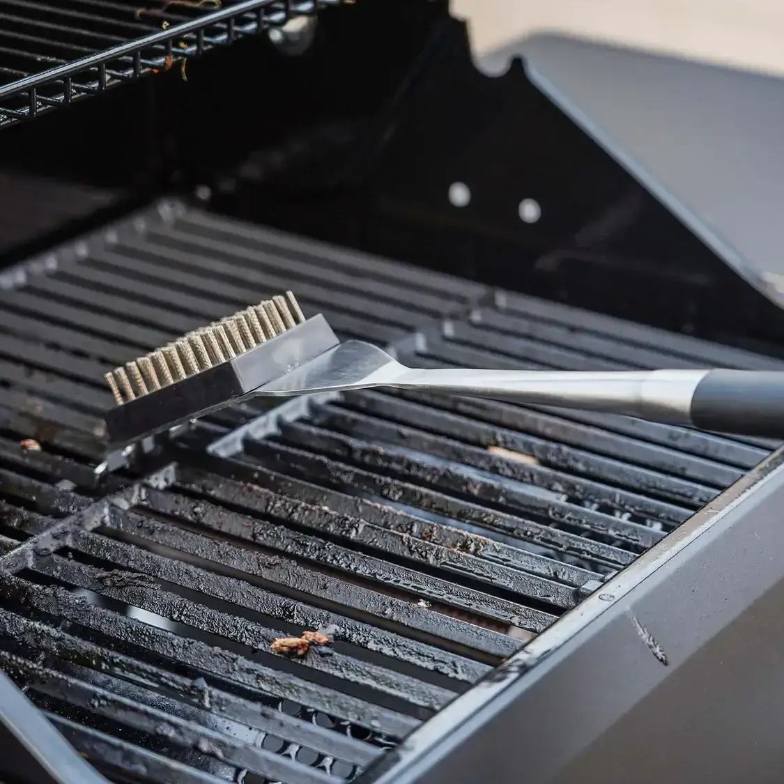 Monument Grills Spatula, Tongs & Cleaning Brush - Image 3