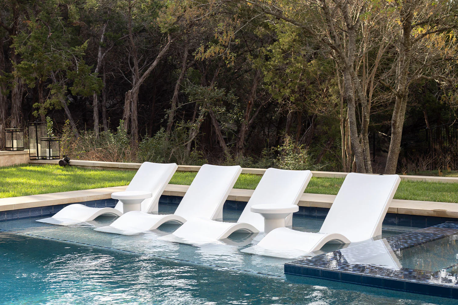 Tupelo Line Chaise Lounge - Image 5